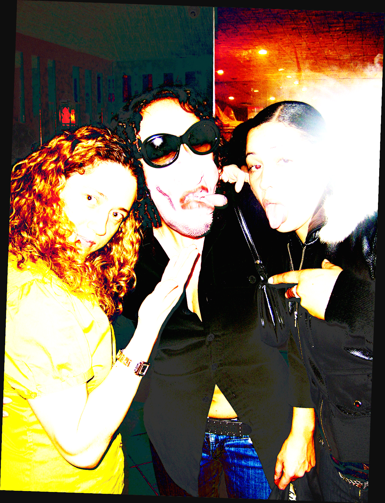 1-LIFEFM-@-ROOM-ONE-APRIL-08-00xc